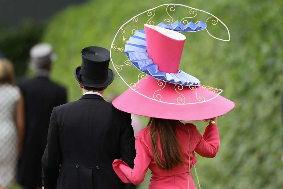 Конкурс "шляпа" на свадьбу - волшебный говорящий головной убор, читающий мысли гостей