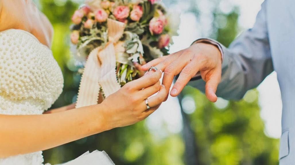 Свадьба по месяцам: приметы и другие факторы выбора