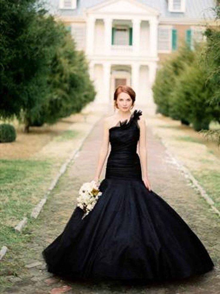 Можно ли идти на свадьбу в черном: разница между этикетом и суевериями