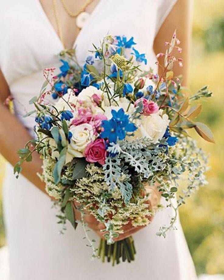 Свадебный букет из полевых цветов: идеи и фото