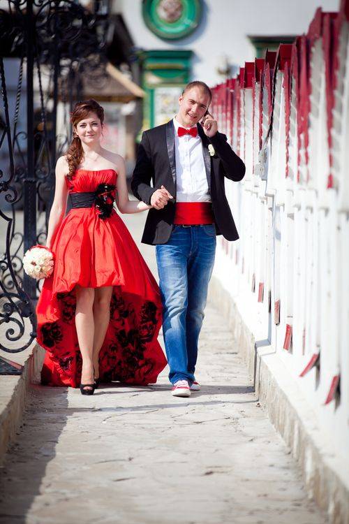 Выбор аристократов: какой может быть безупречная свадьба в бордовых цветах
