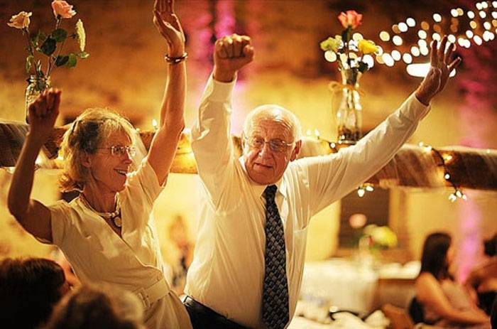 Железная свадьба: 65 лет со дня свадьбы - что дарить, традиции, поздравления, как отметить