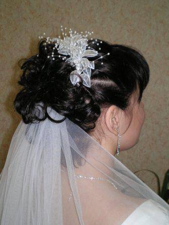 Свадебные прически на короткие волосы: идеи с фото для очень красивых укладок с фатой и без фаты, стрижек для невест с челкой и диадемой, с цветами и на тонкие локоны