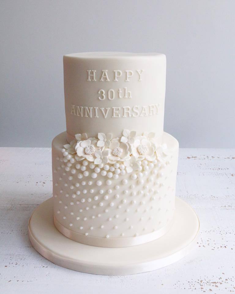 Торт на жемчужную свадьбу родителям: идеи оформления для 30 годовщины