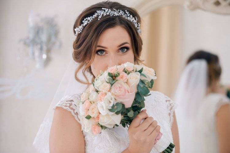 Свадебные прически 2019: 100+ фото новинок и модных тенденций