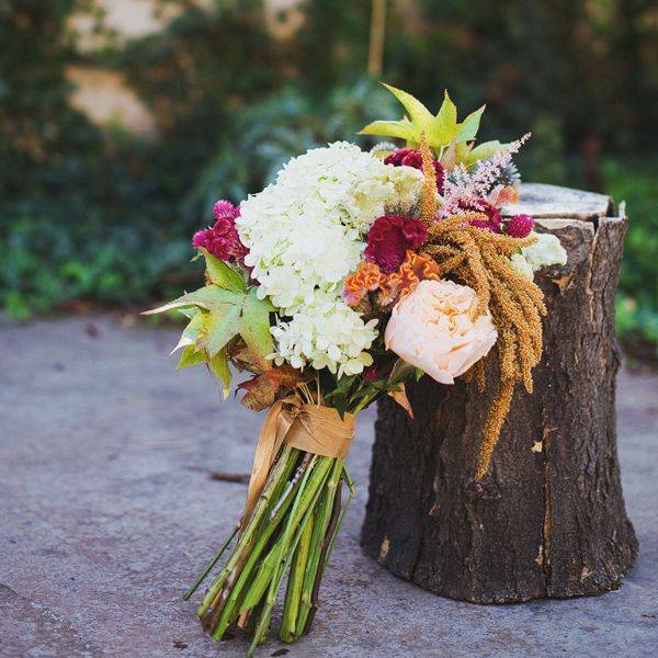Букет для свадьбы осенью: красивые варианты для шикарного образа