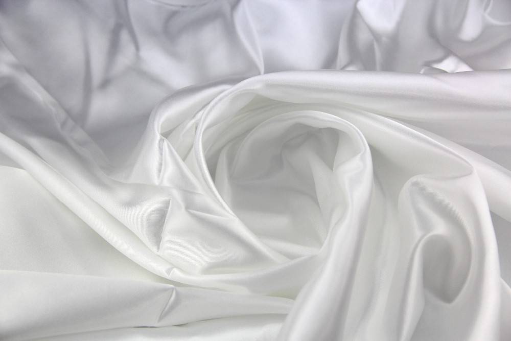 ТОП-4 видов тканей для свадебных платьев: фатин, бархат, тафта, лен