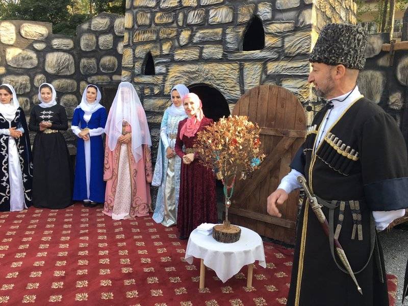 Что дарят на чеченскую свадьбу. традиции чеченской свадьбы
