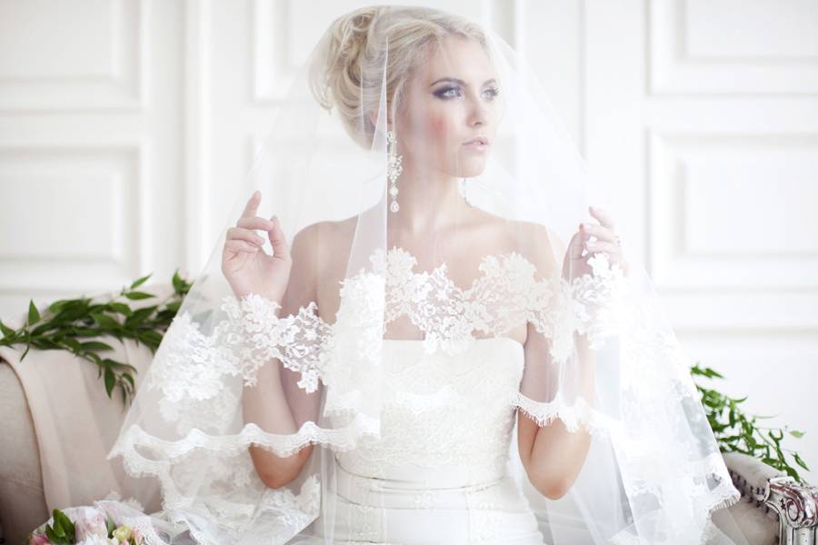 Свадебные прически с фатой: 14 идей для невесты