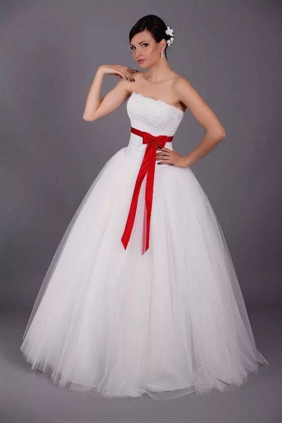 Красные свадебные платья: 100+ обворожительных фасонов на фото