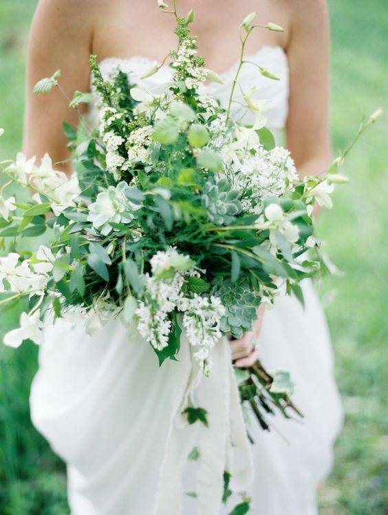 Идеи свадебного букета невесты из белых цветов в 2019 году.