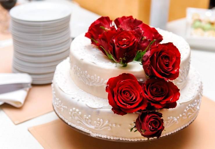 Торт с розами из мастики рецепт с фото пошагово и видео - 1000.menu