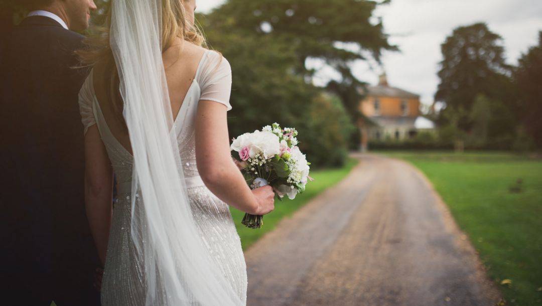 Осенняя фотосессия для молодоженов: идеи, позы - hot wedding