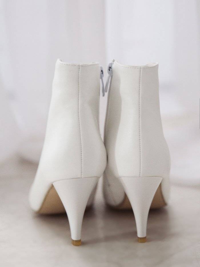 С чем носить белые ботинки: трендовые образы | lifepodium