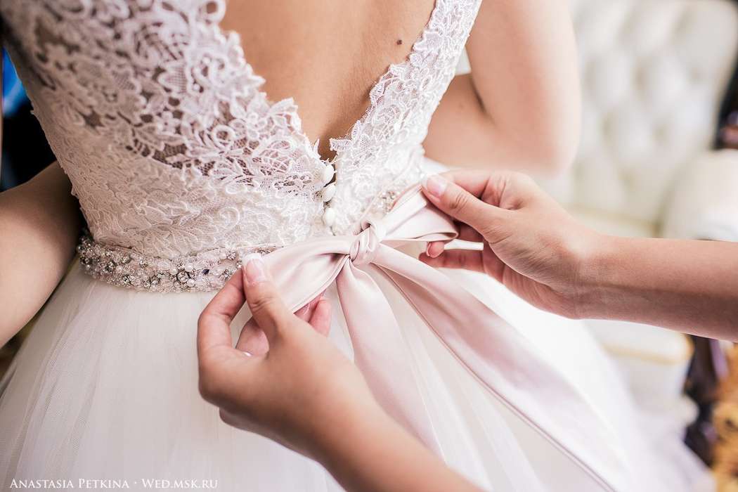 Если свадебное платье пылится в шкафу, а продавать его не хочется, то можно найти ему другое применение: 5 идей