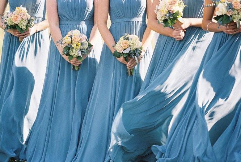 Свадебное торжество в голубых тонах: детали декора, одежда, полиграфия
