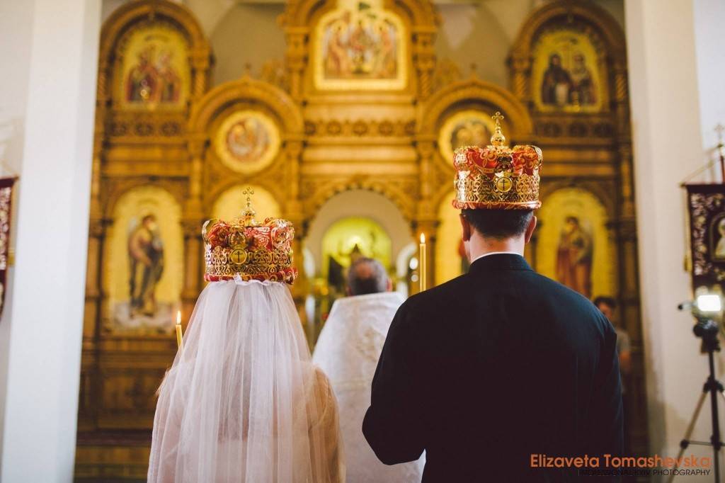 Платья для венчания в церкви: прислушиваемся к советам экспертов