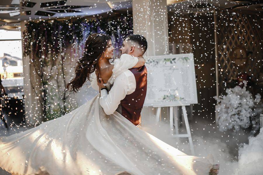 Танец жениха и невесты с сюрпризом ? красивые свадебные танцы, невеста и жених на свадьбе