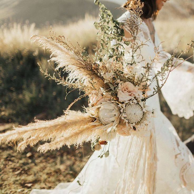 Свадебное платье в стиле бохо, особенности, разновидности фасонов, аксессуары