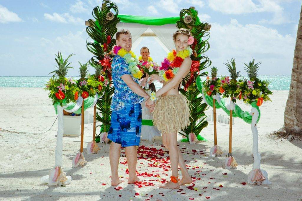 Свадьба в гавайском стиле, как отпраздновать не выезжая из родной страны