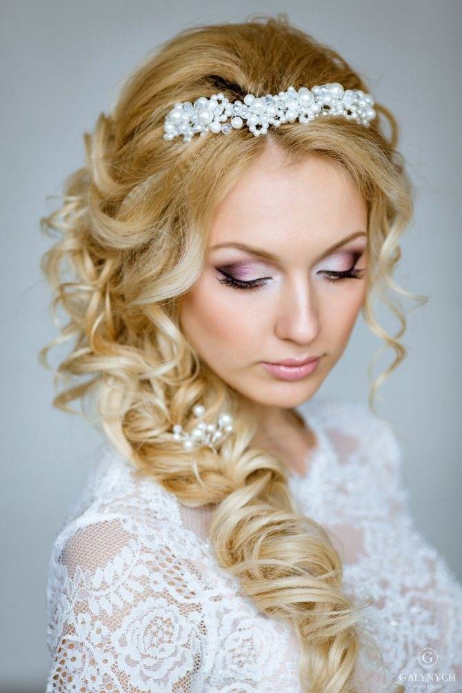 Свадебные прически с косами - варианты для волос разной длины, примеры фото и видео