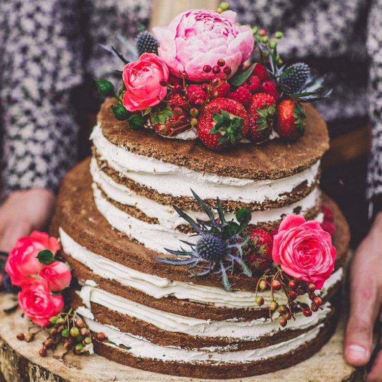 Двухъярусные торты на свадьбу: классика или модный дизайн?