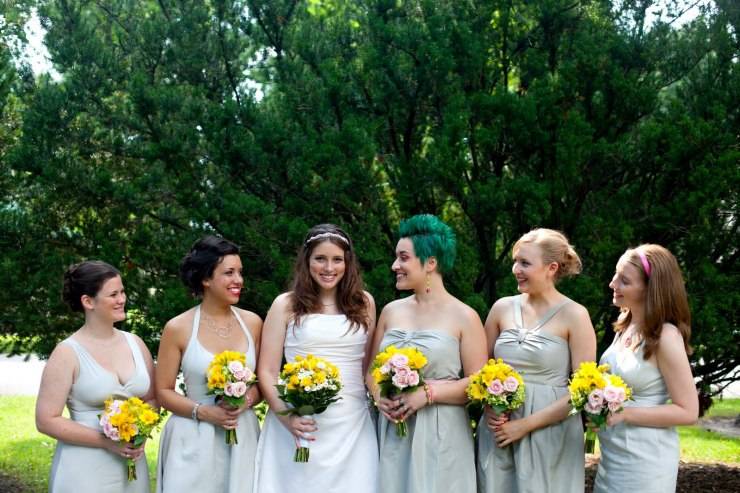 Прически на свадьбу для свидетельницы: на длинные, средние и короткие волосы - фото