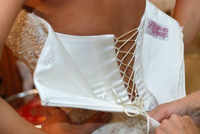 Как правильно шнуровать корсет на свадебном платье: фото и видео