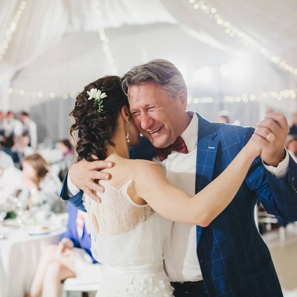Трогательный момент: свадебный танец отца и дочери