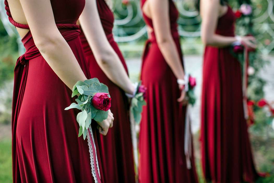 Модная свадьба в цвете марсала