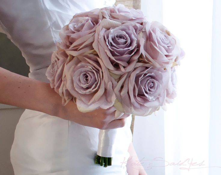 Свадебные букеты из роз: фото, описание. свадебные букеты из ромашек и роз