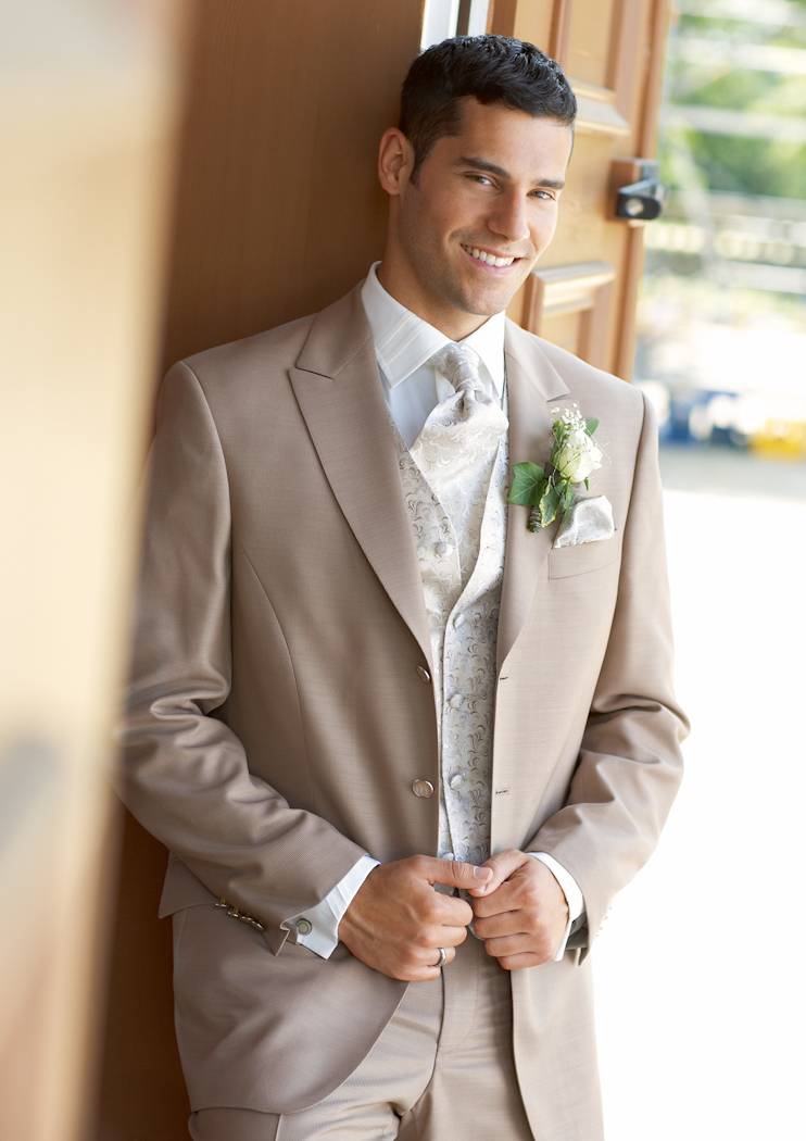 Где и как сшить костюм на свадьбу для жениха – идеи