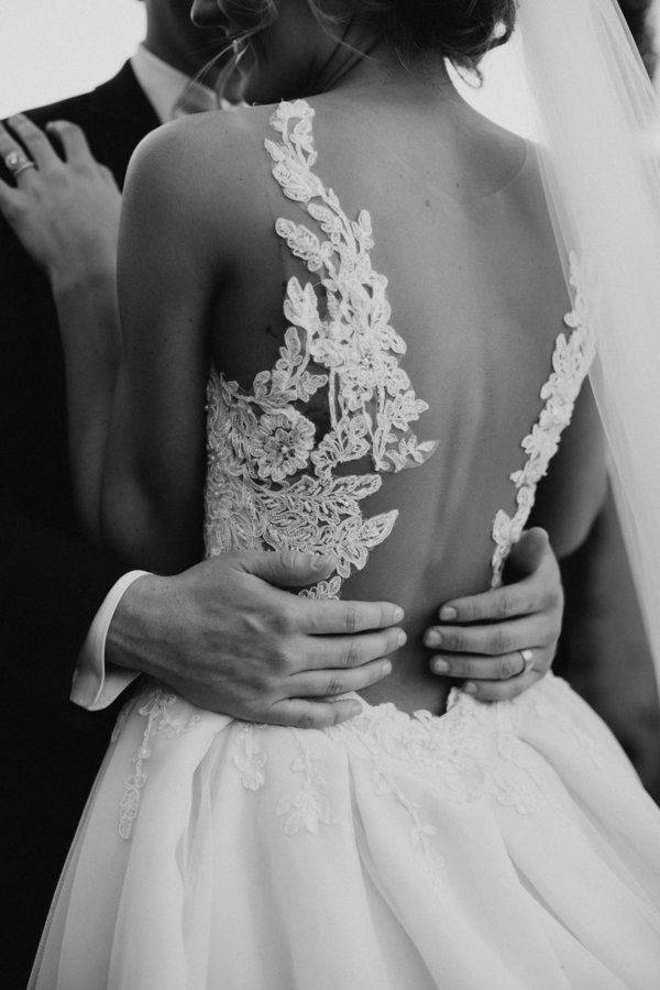 Костюм жениха и платье невесты: правильное сочетание.фото обзор
