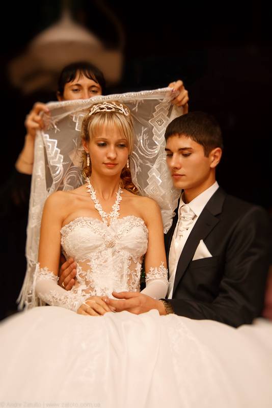 Как нужно снимать фату с невесты