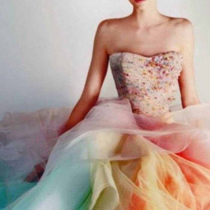 Розовое свадебное платье в образе смелой невесты, правила выбора