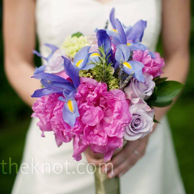Изучаем фаворита: как выглядит совершенный букет невесты из лилий