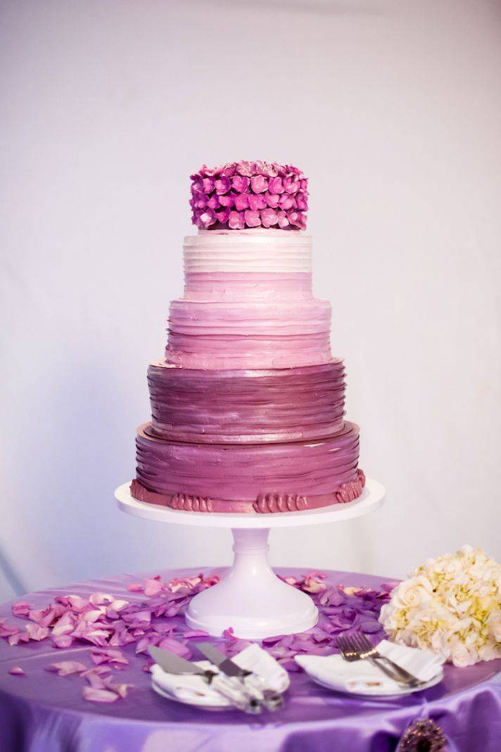 Как украсить торт живыми цветами: интересные идеи с фото, выбор цветов и советы по декору тортов
