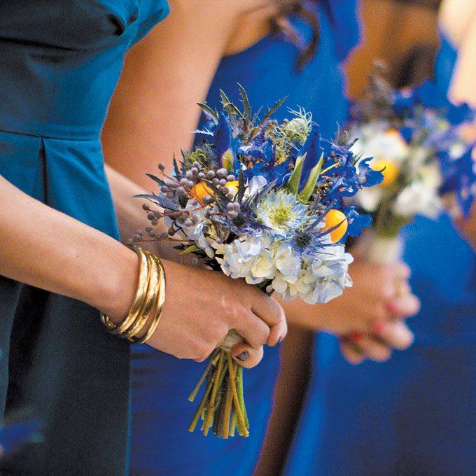 Желтый букет невесты с белыми оттенками – яркое солнце, пылающее в руках: выбираем цветы