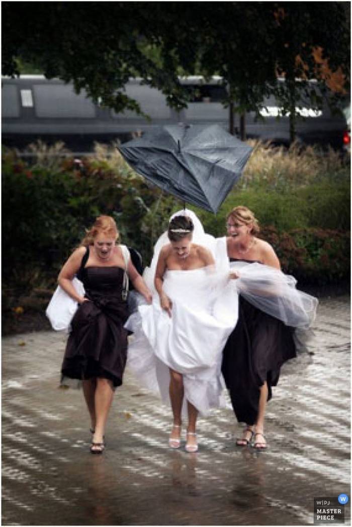 Примета: дождь на свадьбу – хорошо или плохо, ритуалы в дождливый день свадьбы
