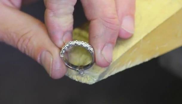 Как уменьшить размер кольца с бриллиантами