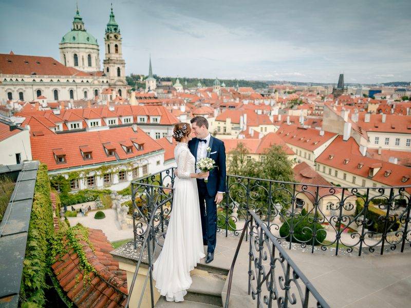 Доступная роскошь – свадьба в Праге: организация, выбор нарядов и декор
