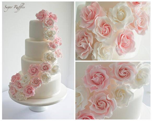 Свадебный торт с розами – красными, розовыми, синими, белыми, а также живыми цветами и розами из мастики