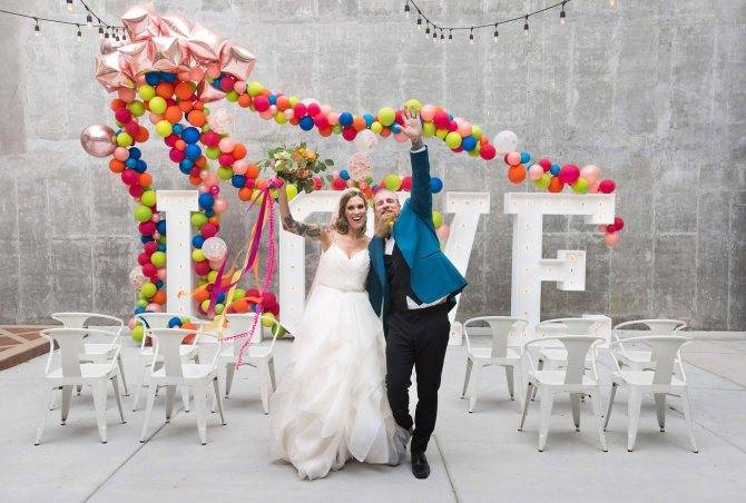 Невесомое совершенство: всё, что вы хотели знать про украшение зала на свадьбу шарами