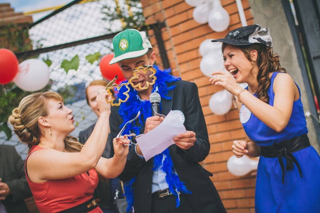 Конкурсы на свадьбу для гостей без тамады: 15 веселых развлечений – прикольные и простые, интересные и смешные