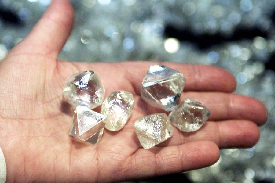 На какие факторы стоит обращать внимание при покупке бриллианта?