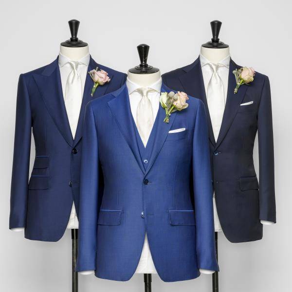 Свадебный костюм 2021: модные стилизации для жениха