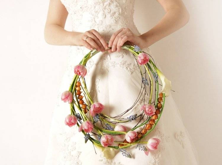 Создаем оригинальный образ невесты: необычные свадебные букеты