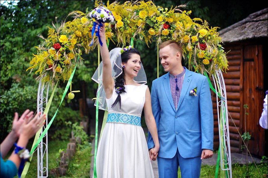 Из буковины в африку: как украинское свадебное платье путешествует по миру