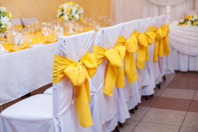 Платье для невесты желтого цвета: модные тренды, оттенки, ткани