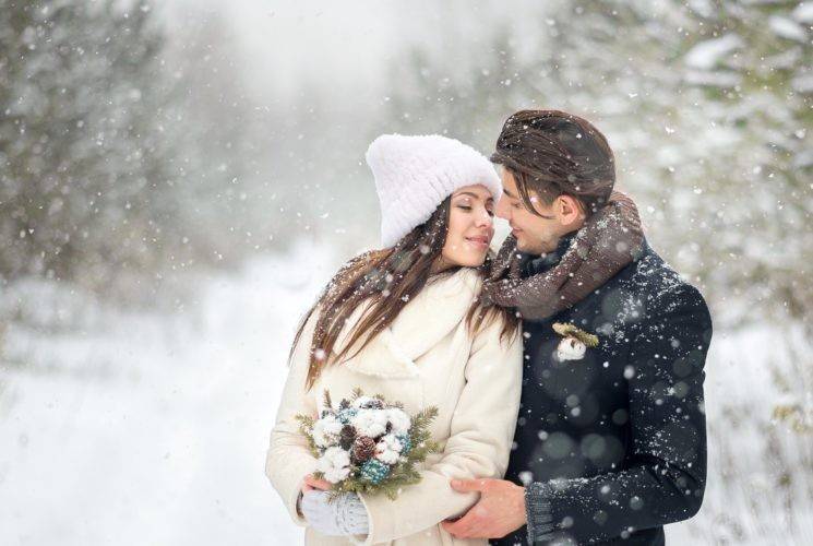 Зимняя свадьба: оформление и стиль торжества, советы по выбору образа молодожёнов, идеи для фотосессии зимой